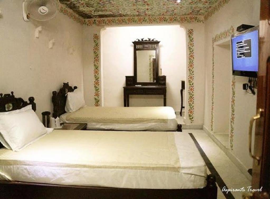 Hotel Suroth Mahal Luhāru Zewnętrze zdjęcie